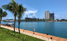 Depto Aria Cancun-Venta - Vista desde frente edificoos