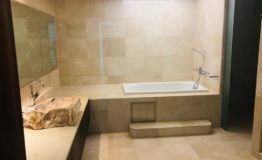 Departamento en venta Emerald Cancun zona hotelera baño