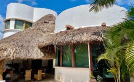 Casa-en-venta-puerto-cancun-canales-alberca-palapa